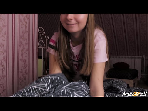 ❤️ Blondie оның BFF-ны терең сорып, аузына шәует алады ❤️ Секс видео бойынша бізде ﹏